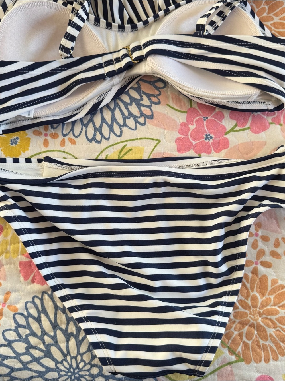 New small womens vineyard vines bikini - Picture 3 of 3
